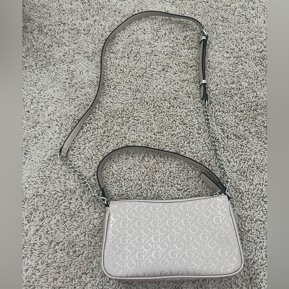 Very light pink/ neutral crossbody and shoulder bag Guess bag - Picture 5 of 11